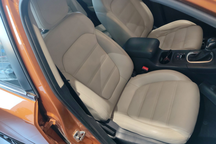 名爵 锐腾 2015款 2.0TGI TST豪华版局部细节41