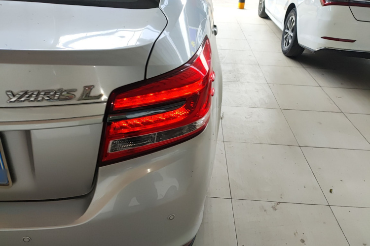 丰田 YARiS L 致享 2017款 1.5E CVT魅动版车身外观9