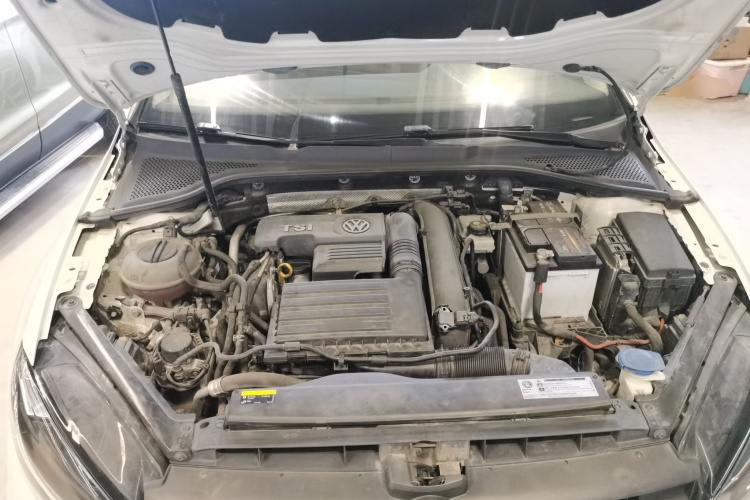 大众 高尔夫 2020款 280TSI DSG豪华型机舱底盘24