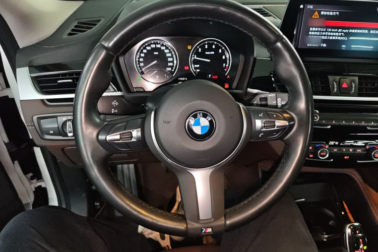 宝马X2 2021款 sDrive25i 领先型M运动套装中控内饰13