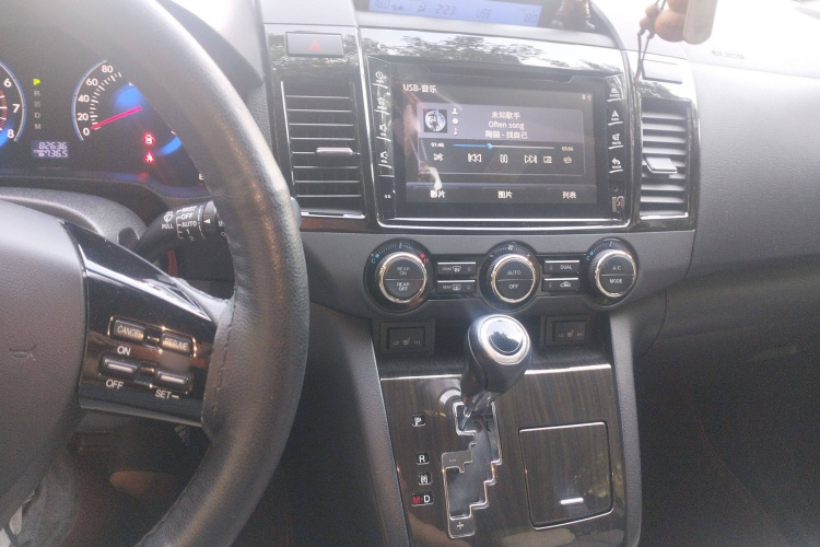 马自达8 2015款 2.5L 领航版局部细节16