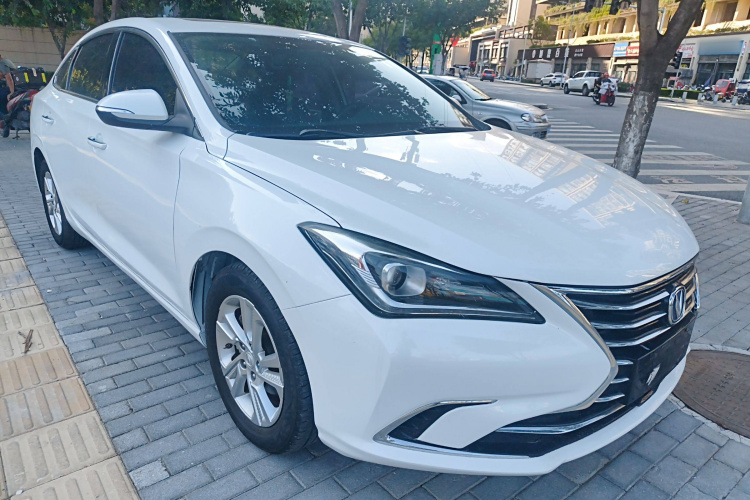 长安 逸动 2019款 高能版 1.6L GDI 自动先锋型 国VI车身外观3