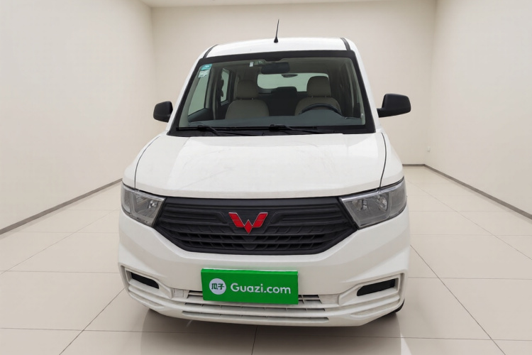 五菱汽车 五菱宏光V 2019款 1.5L劲取版国VI LAR车身外观2