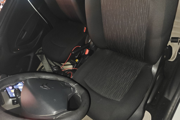 雪铁龙 爱丽舍 2016款 1.6L 手动时尚型中控内饰19