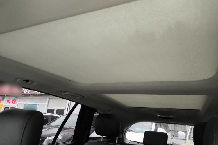 奔驰R级 2017款 R 320 4MATIC 商务型臻藏版局部细节22