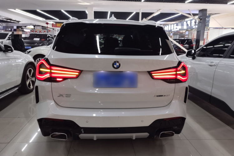 宝马X3 2022款 xDrive30i 领先型 M曜夜套装车身外观6