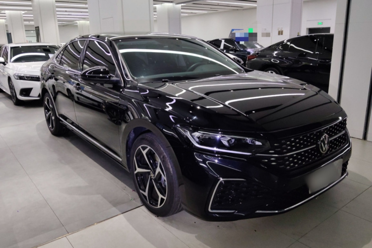 大众 帕萨特 2025款 出众款 380TSI 星空龙腾版车身外观6002