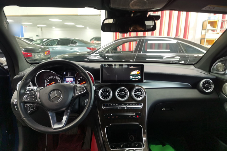 奔驰GLC 2016款 GLC 260 4MATIC 动感型中控内饰12
