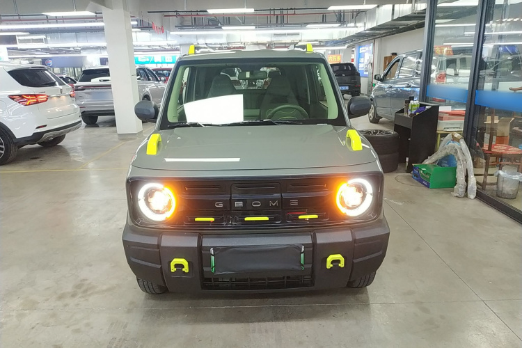 吉利银河 2024款 200km 熊猫骑士车身外观2