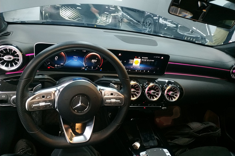 奔驰A级 2020款 改款 A 200 L 运动轿车时尚型中控内饰12