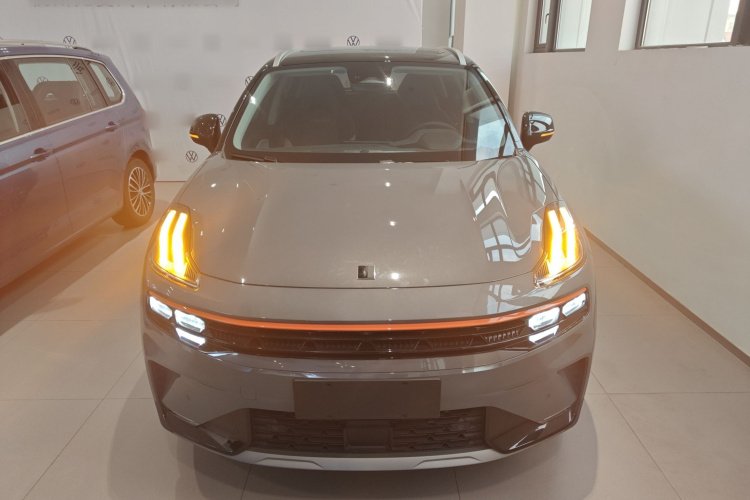 领克06 2020款 1.5T 耀Halo车身外观2