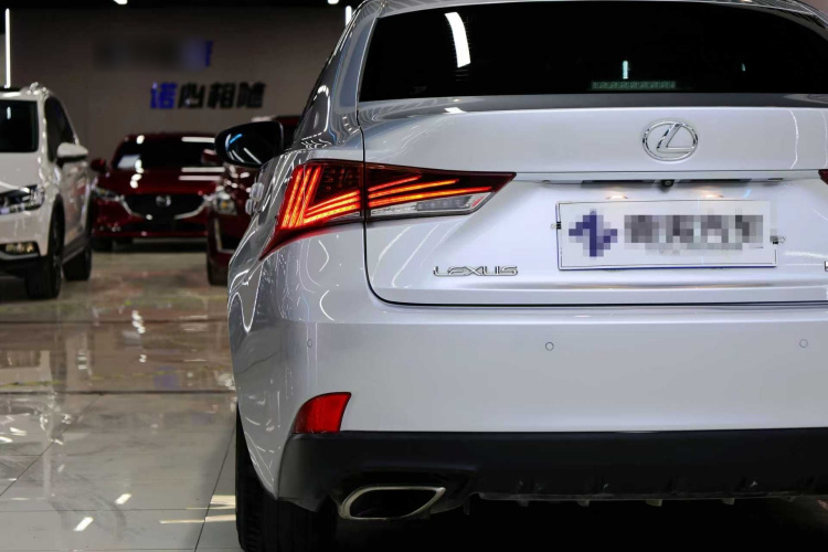 雷克萨斯IS 2017款 300 锋尚版车身外观6006