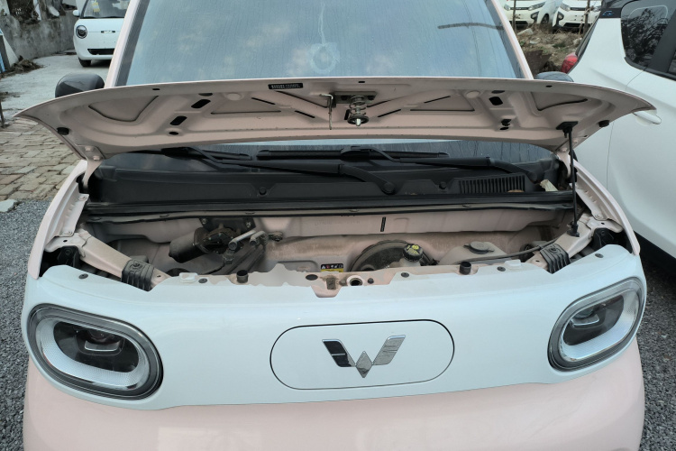 五菱汽车 宏光MINIEV 2024款 第三代 215km 青春版机舱底盘24