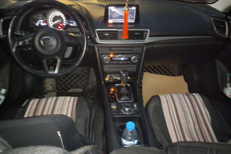 马自达3 昂克赛拉 2017款 两厢 2.0L 自动豪华型 国VI中控内饰7002