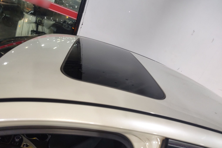 英菲尼迪Q50L 2015款 2.0T 舒适版局部细节57