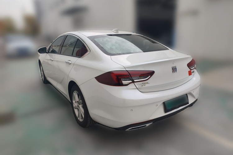 别克 君威 2024款 25T 超享版车身外观5