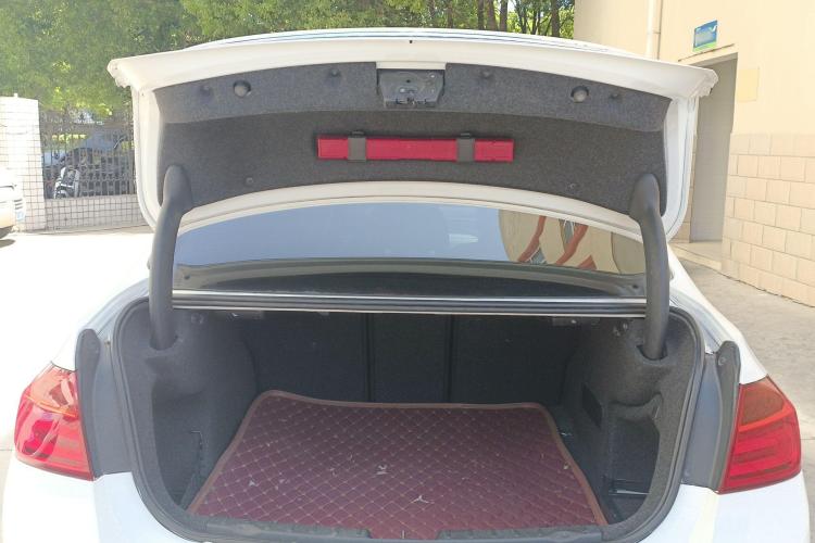 宝马3系 2014款 320Li 时尚型中控内饰23