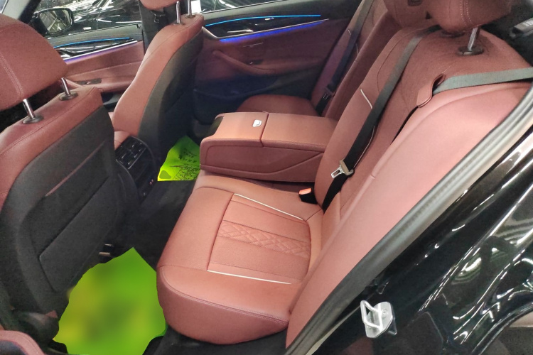 宝马5系 2022款 改款二 525Li M运动套装中控内饰21