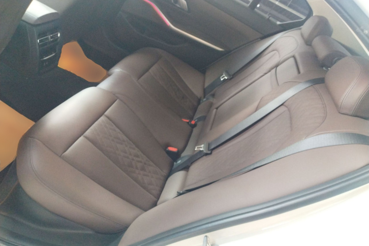 宝马3系 2024款 325Li M运动套装中控内饰21