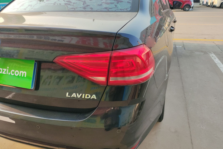 大众 朗逸 2017款 1.6L 自动风尚版车身外观9