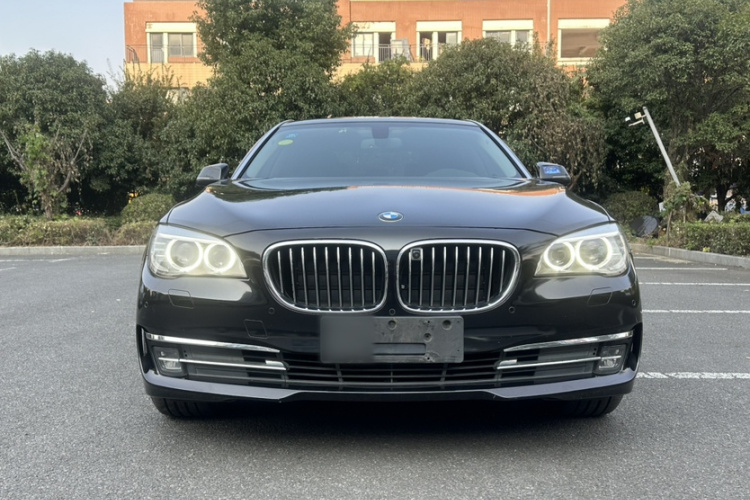宝马7系 2014款 730Li 臻享型车身外观6004
