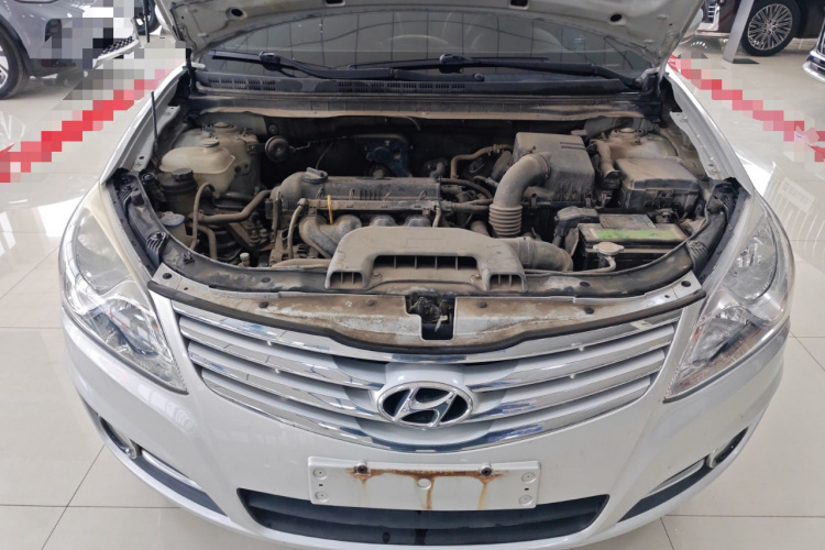 现代 悦动 2015款 1.6L 手动舒适型机舱底盘24