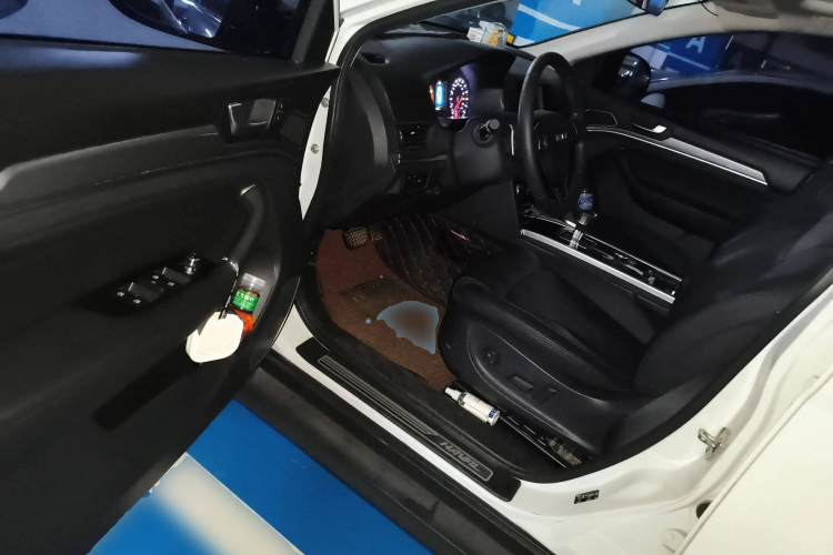 哈弗H6 2018款 蓝标 运动版 1.5T 自动两驱精英型中控内饰20