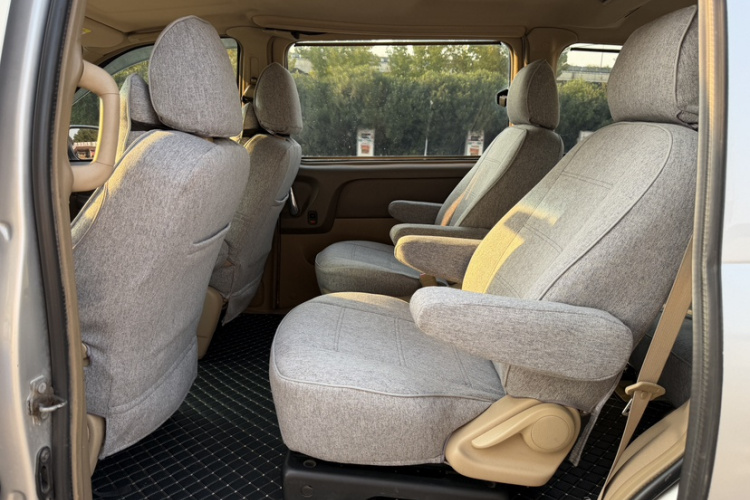 别克GL8 2014款 2.4L 经典版中控内饰7002