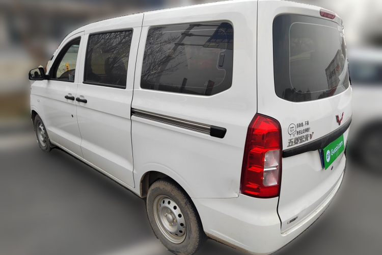 五菱汽车 五菱宏光V 2019款 1.5L劲取版国VI LAR车身外观5