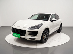 众泰SR9 2017款 2.0T 自动极致之梦版