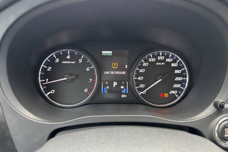 三菱 欧蓝德 2018款 2.4L 四驱精英版 5座局部细节14