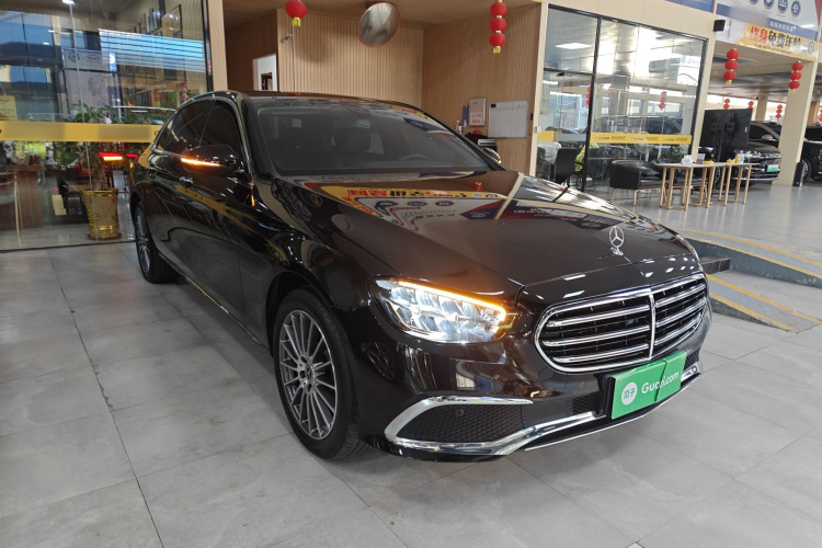 奔驰E级 2022款 E 260 L车身外观3