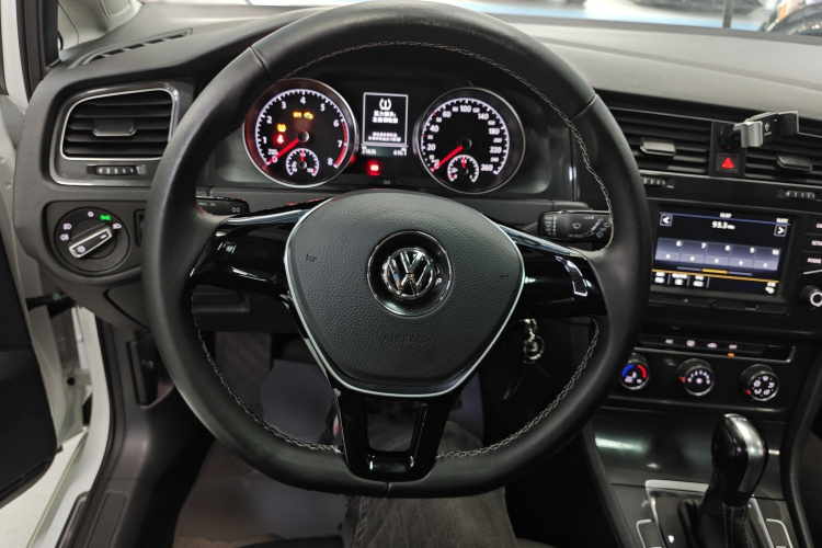 大众 高尔夫 2017款 230TSI 自动舒适百万辆纪念版中控内饰13