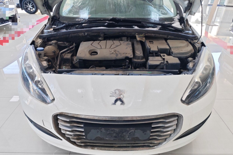 标致308 2013款 1.6L 手动优尚型机舱底盘24