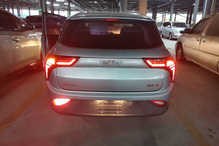 哪吒汽车 哪吒V 2022款 长续航行业定制版车身外观6004