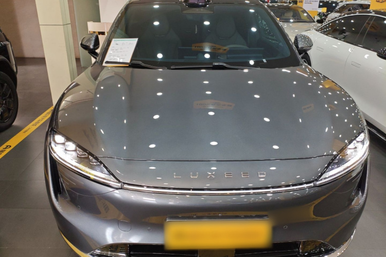 鸿蒙智行 智界R7 2025款 增程 251km Max车身外观2