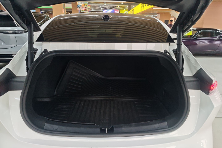 蔚来ET5 2022款 75kWh机舱底盘23