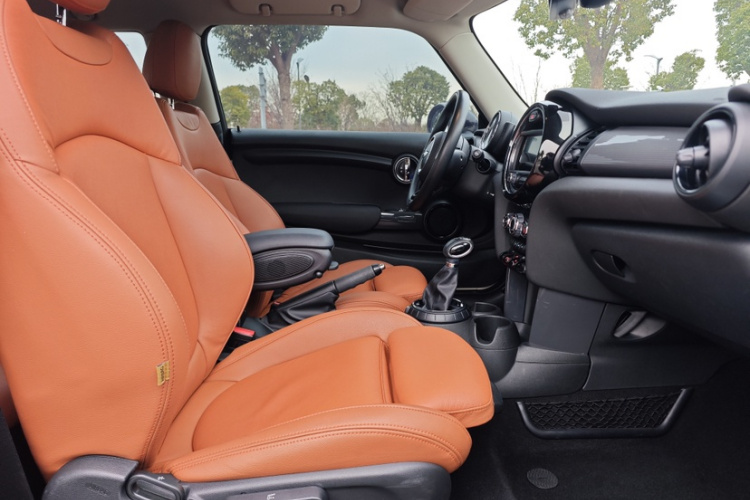 MINI 2016款 1.5T COOPER中控内饰7003