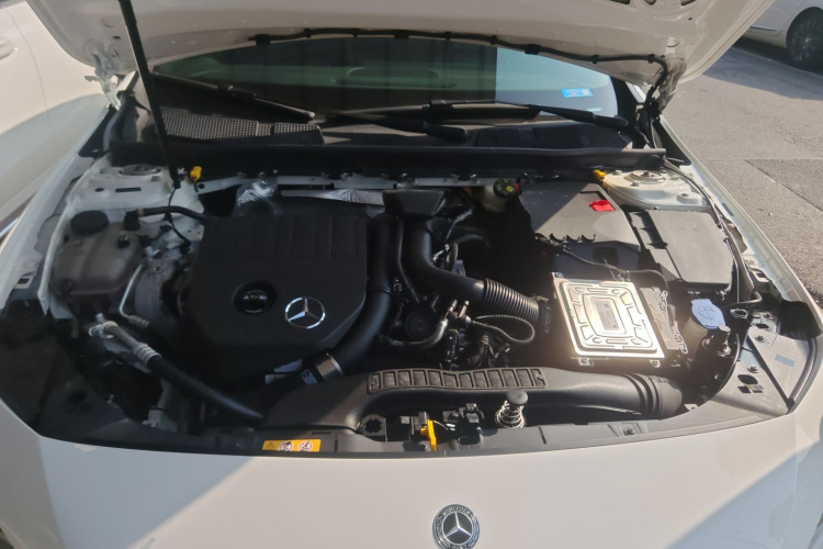 奔驰A级(进口) 2019款 A 200 动感型机舱底盘24