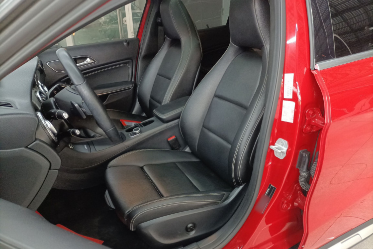 奔驰GLA 2016款 GLA 200 动感型局部细节19