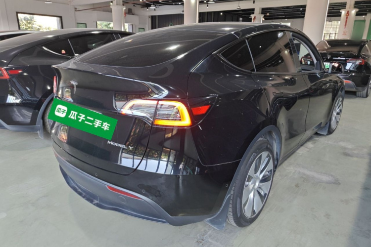 特斯拉 Model Y 2022款 后轮驱动版车身外观6005