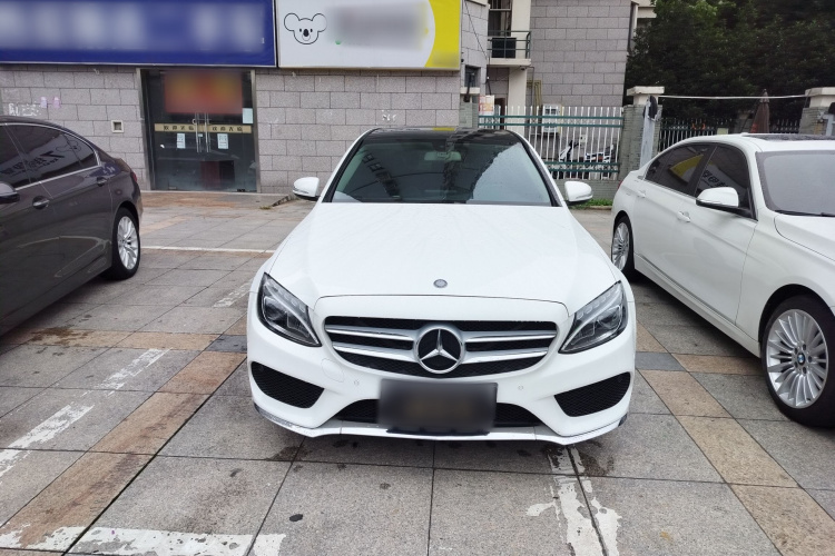 奔驰C级 2015款 C 200 L 运动型车身外观2