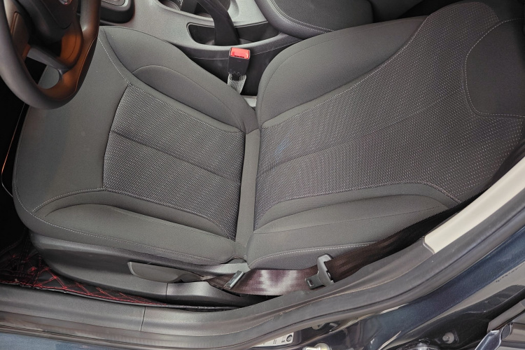 别克 英朗 2021款 1.3T 自动轻混动进取型中控内饰19