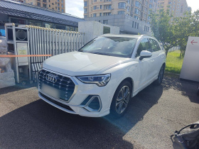 奥迪Q3 2023款 改款 40 TFSI 时尚动感型