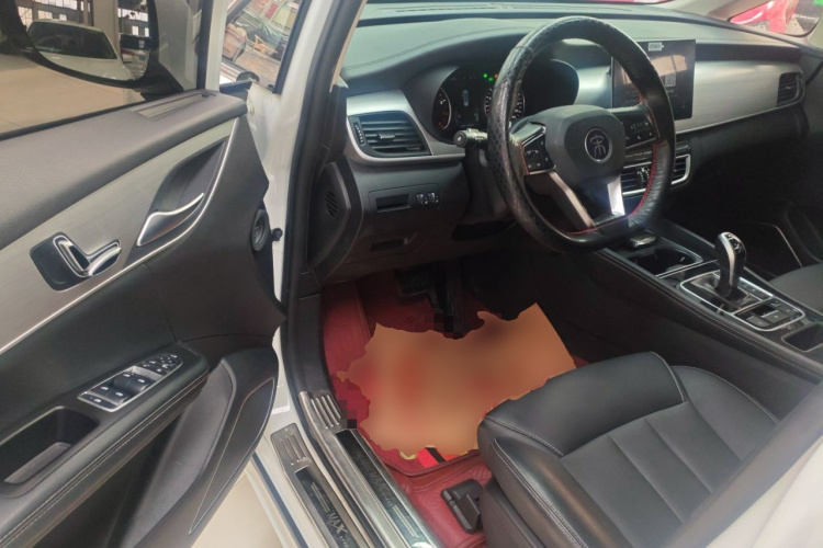 比亚迪 宋MAX 2021款 升级版 1.5T 自动尊贵型 6座中控内饰7003