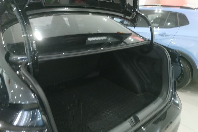 大众 朗逸 2023款 新锐 1.5L 自动新逸版机舱底盘23