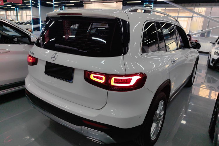 奔驰GLB 2022款 GLB 220 动感型车身外观7