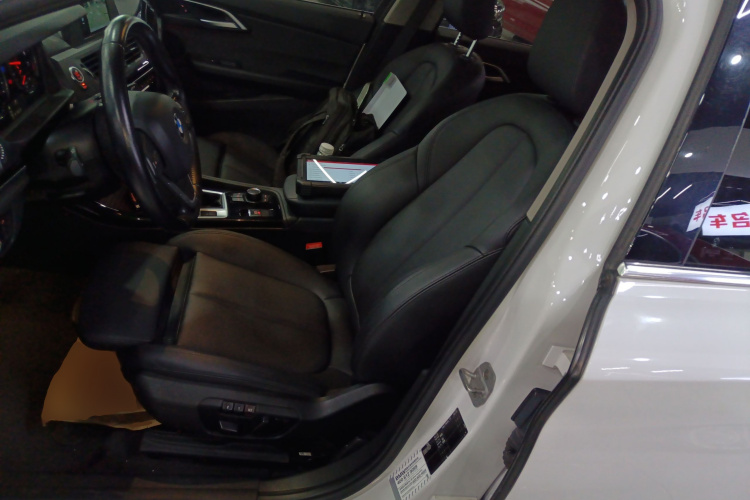 宝马1系 2017款 118i 运动型局部细节19