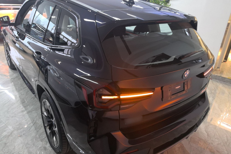 宝马iX3 2022款 创领型车身外观6004