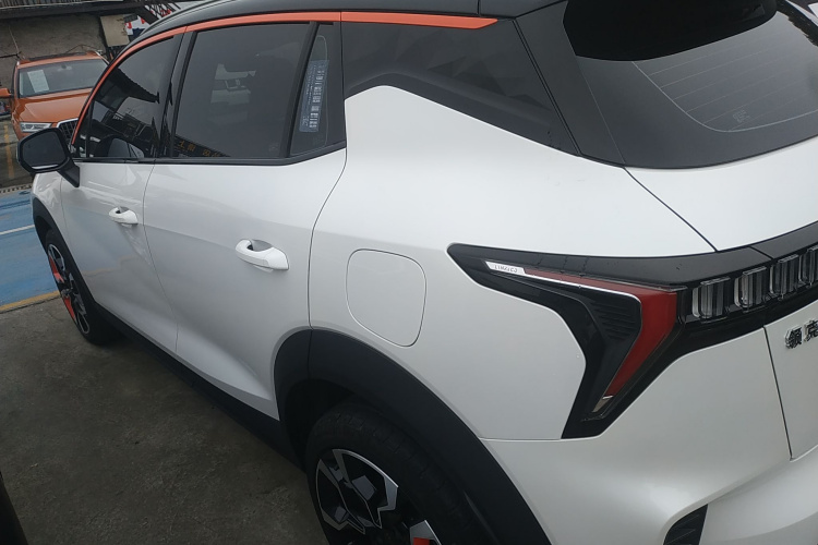 领克06 2020款 1.5T 耀Halo车身外观6003